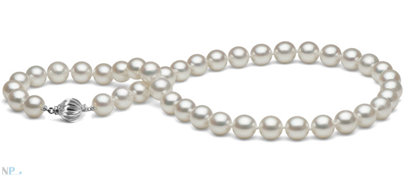 Collana di perle Akoya dal Giappone di diametro 8-8,5 mm con fermaglio sferico in oro giallo 14k